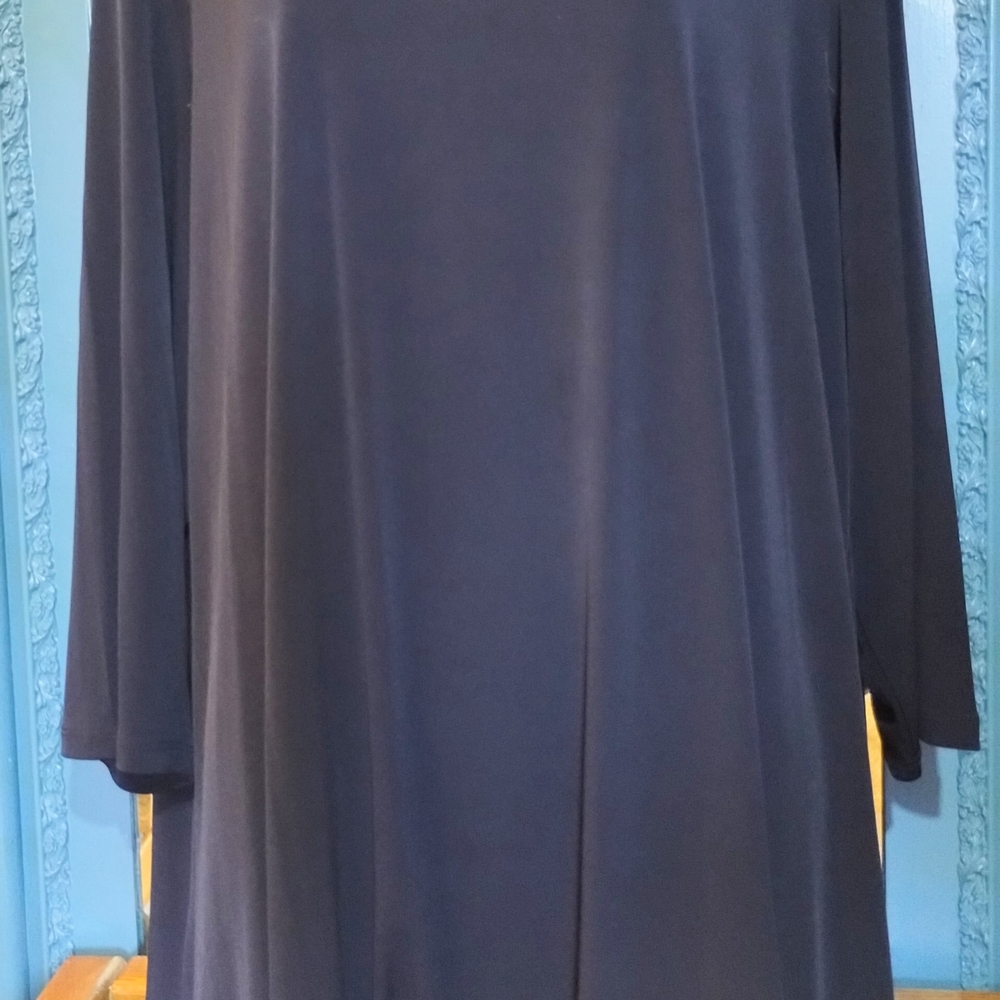 Elegant Black Long-Sleeve Tunic